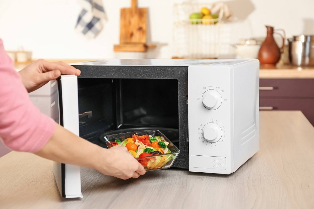 Why Chefs Never Microwave Styrofoam: Insider Tips